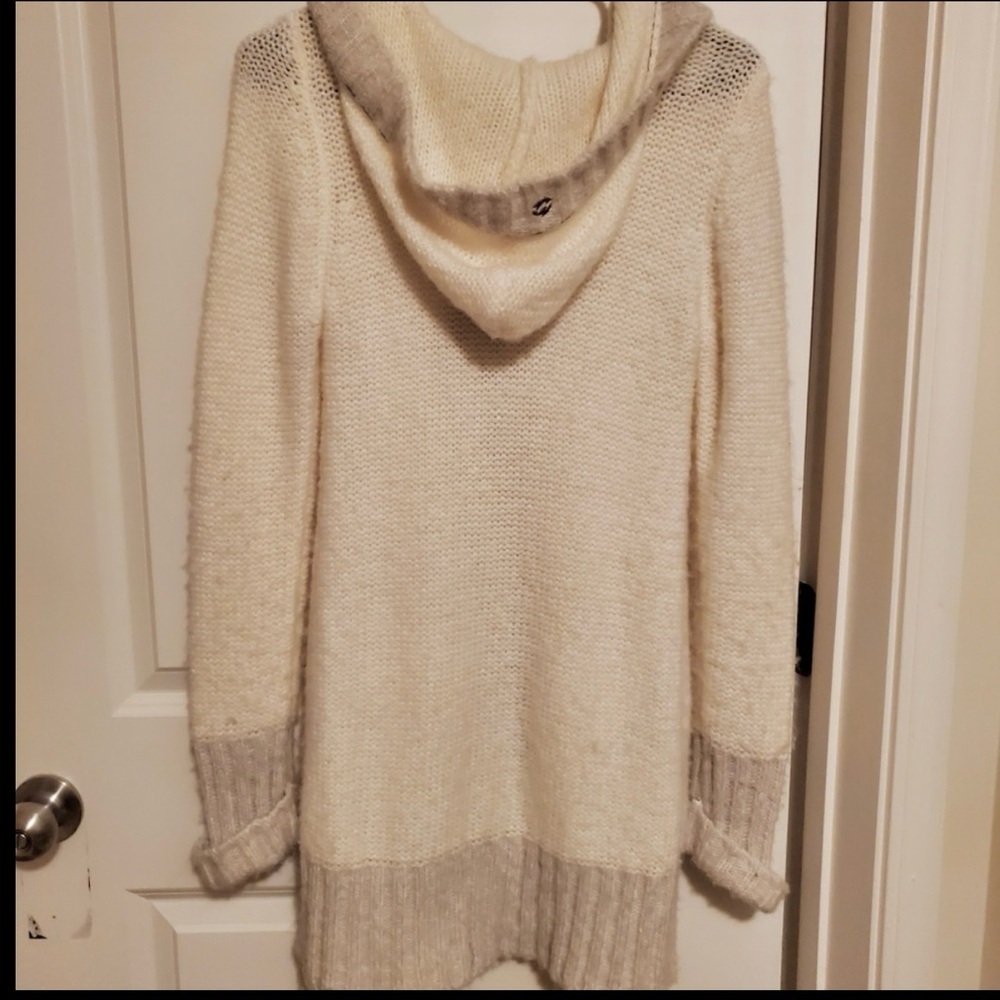 Bella Swan Breaking Dawn ALT Color Billabong Dharma Cardigan - Picture 4 of 15